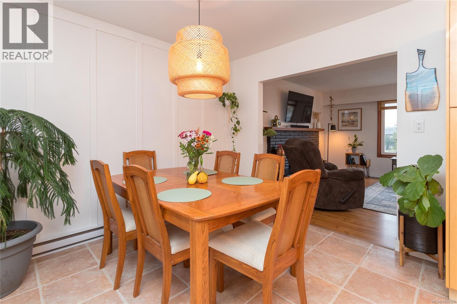 9583 Christine Pl, Sidney, British Columbia  V8L 2S7 - Photo 8 - 1020309