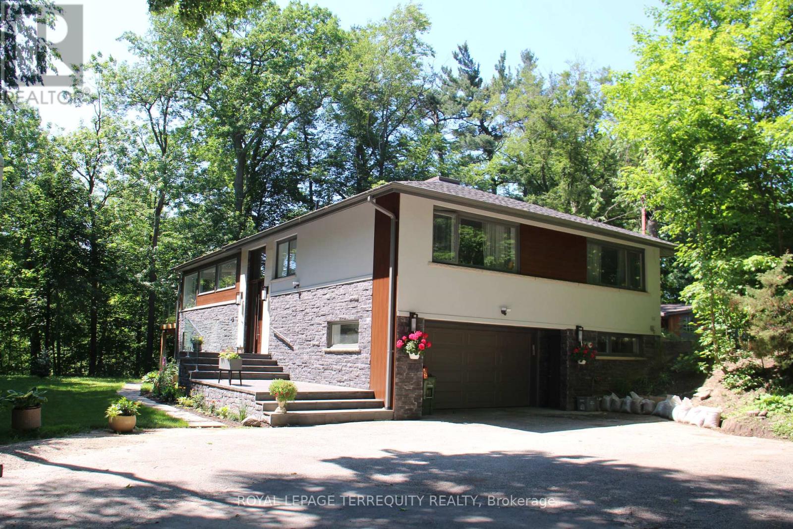 MAIN - 59 LEGGETT AVENUE, Toronto, Ontario