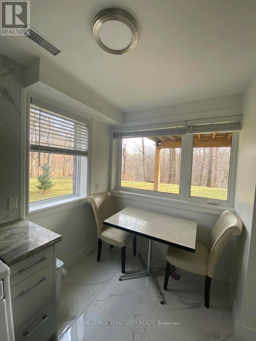 Main - 59 Leggett Avenue, Toronto, Ontario  M9P 1X3 - Photo 2 - W12545408