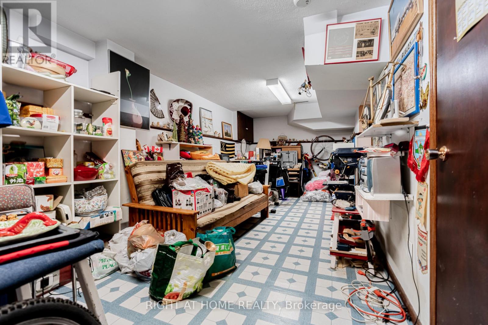 4278 Sawmill Valley Drive, Mississauga, Ontario  L5L 3M9 - Photo 16 - W12545416