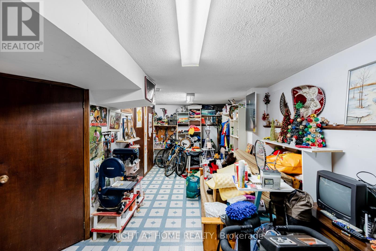 4278 Sawmill Valley Drive, Mississauga, Ontario  L5L 3M9 - Photo 17 - W12545416