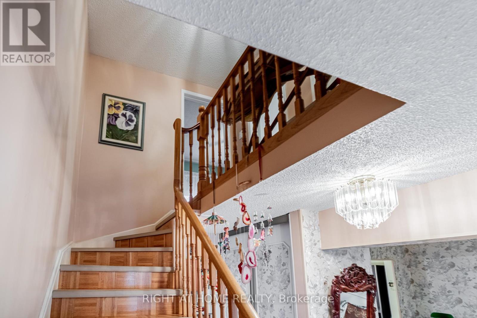 4278 Sawmill Valley Drive, Mississauga, Ontario  L5L 3M9 - Photo 21 - W12545416