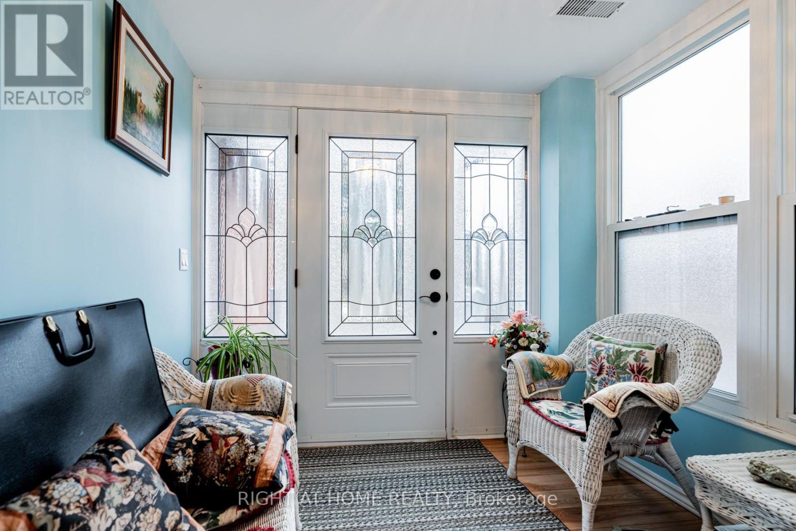 4278 Sawmill Valley Drive, Mississauga, Ontario  L5L 3M9 - Photo 3 - W12545416