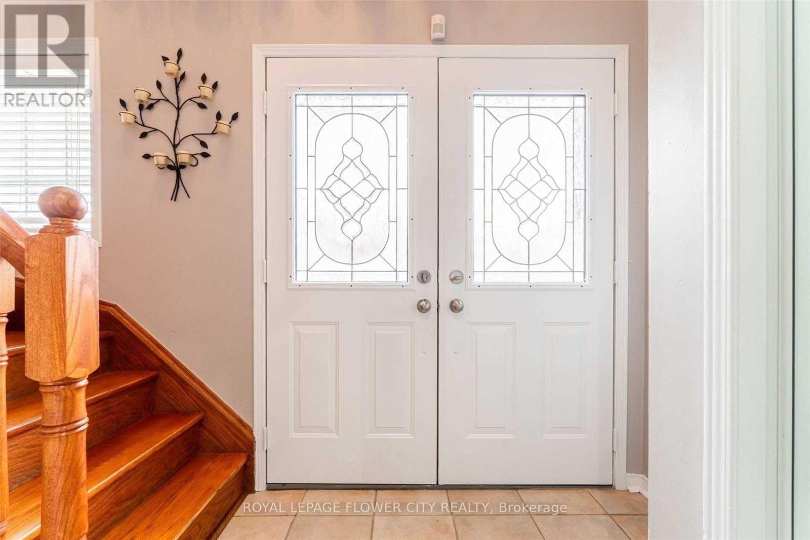 65 Sedgewick Circle, Brampton, Ontario L7A 2P5 - Photo 3 - W12545420