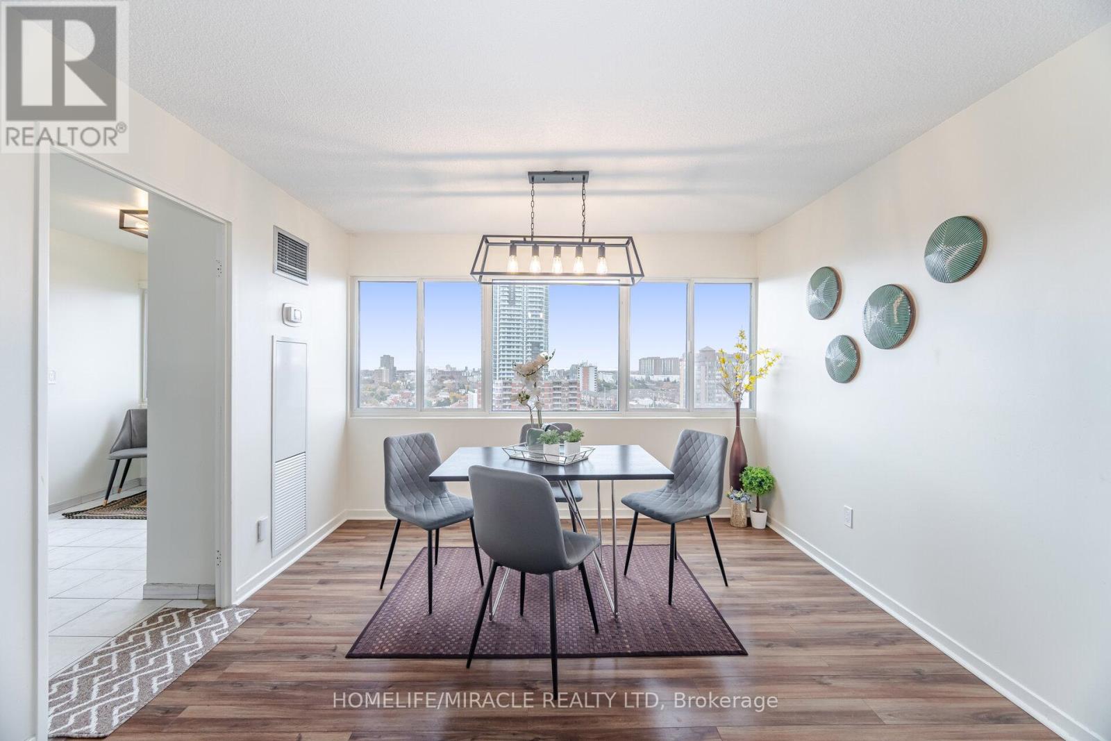 1501 - 50 Elm Drive East, Mississauga, Ontario L5A 3X2 - Photo 11 - W12545448