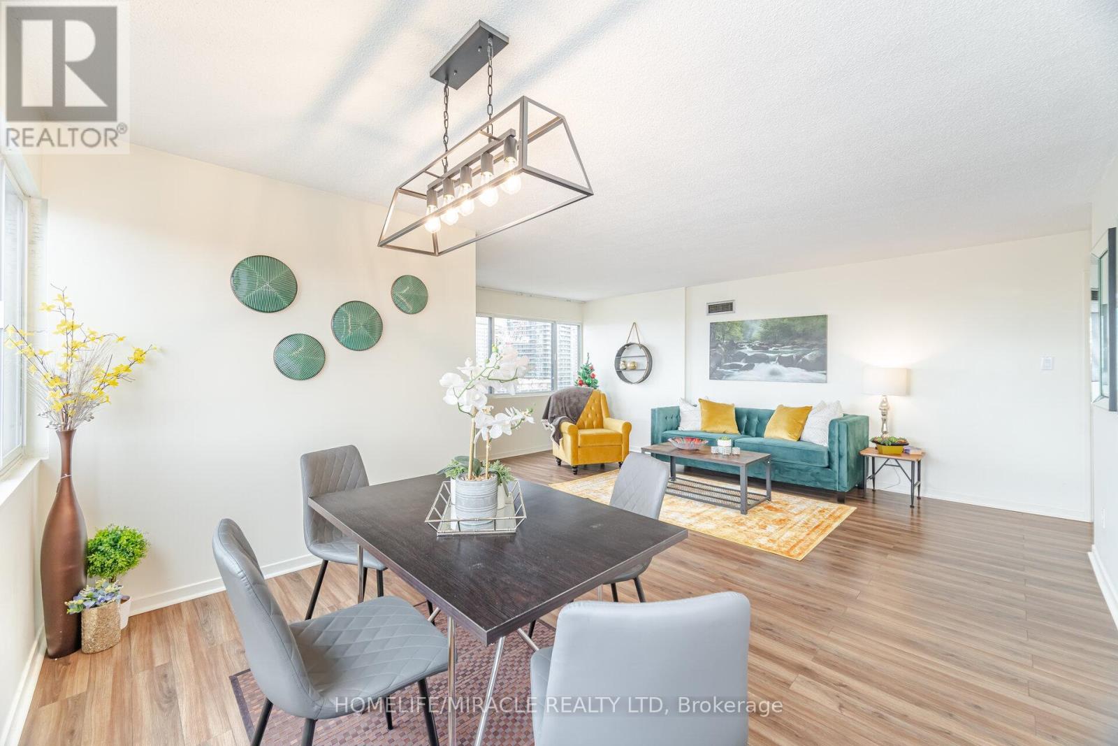 1501 - 50 Elm Drive East, Mississauga, Ontario L5A 3X2 - Photo 12 - W12545448