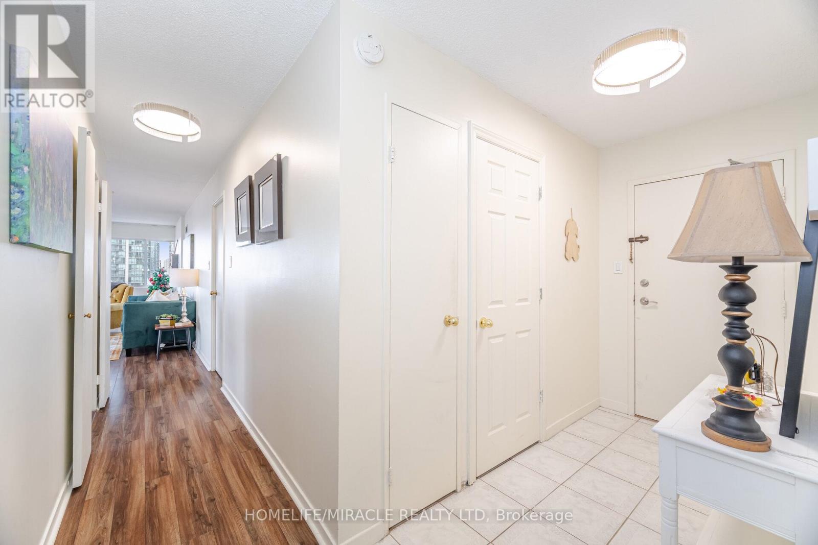 1501 - 50 Elm Drive East, Mississauga, Ontario L5A 3X2 - Photo 7 - W12545448