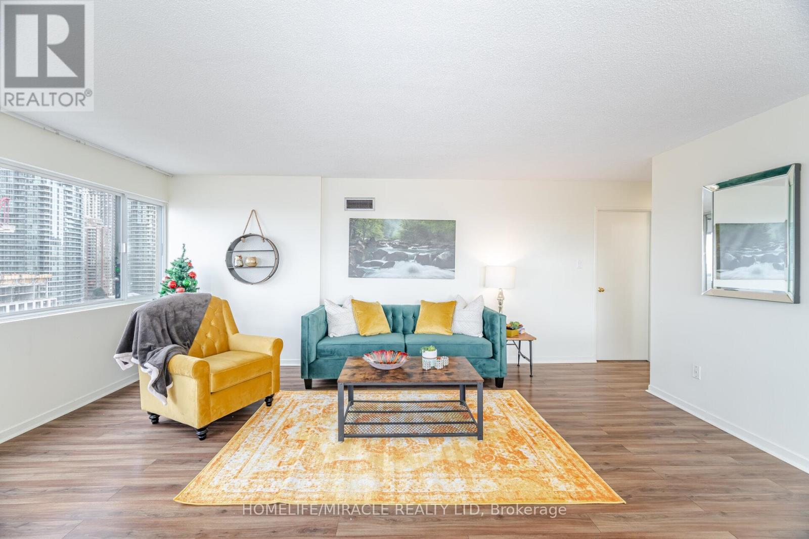 1501 - 50 Elm Drive East, Mississauga, Ontario L5A 3X2 - Photo 9 - W12545448