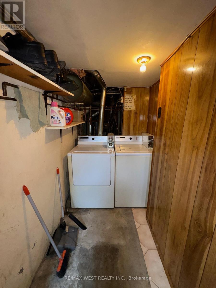 407 Concord Avenue, Toronto, Ontario M6H 2P9 - Photo 6 - W12545474