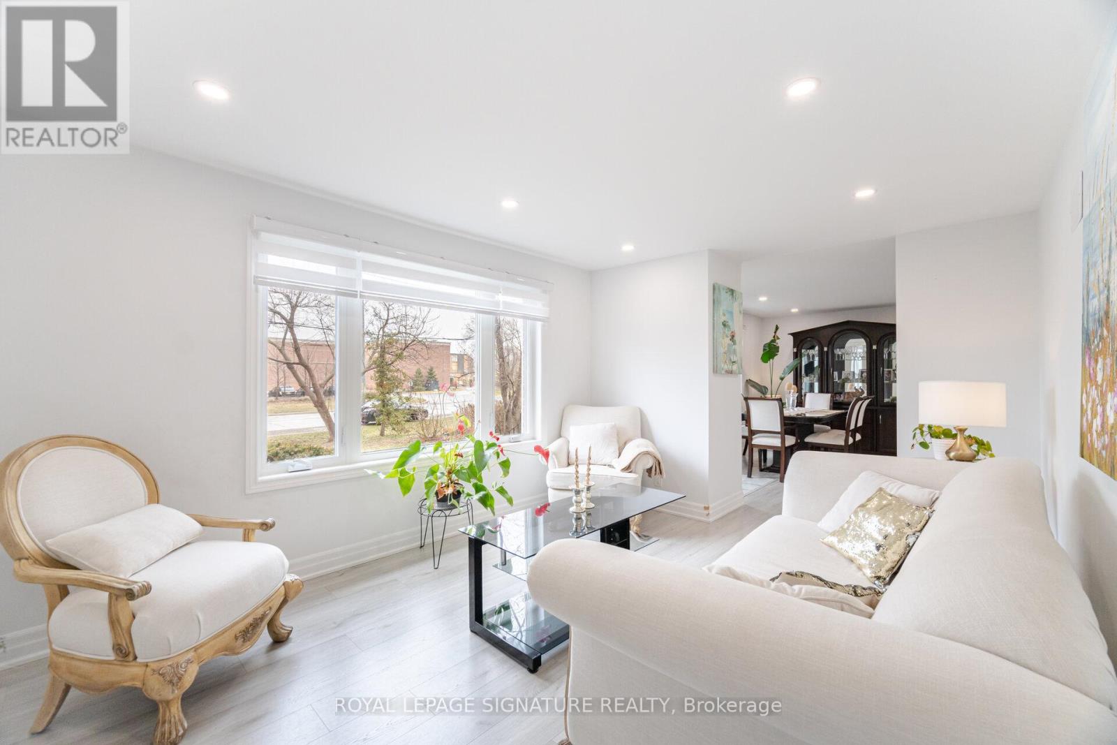 2015 Stanfield Road, Mississauga, Ontario L4Y 1R2 - Photo 4 - W12545496