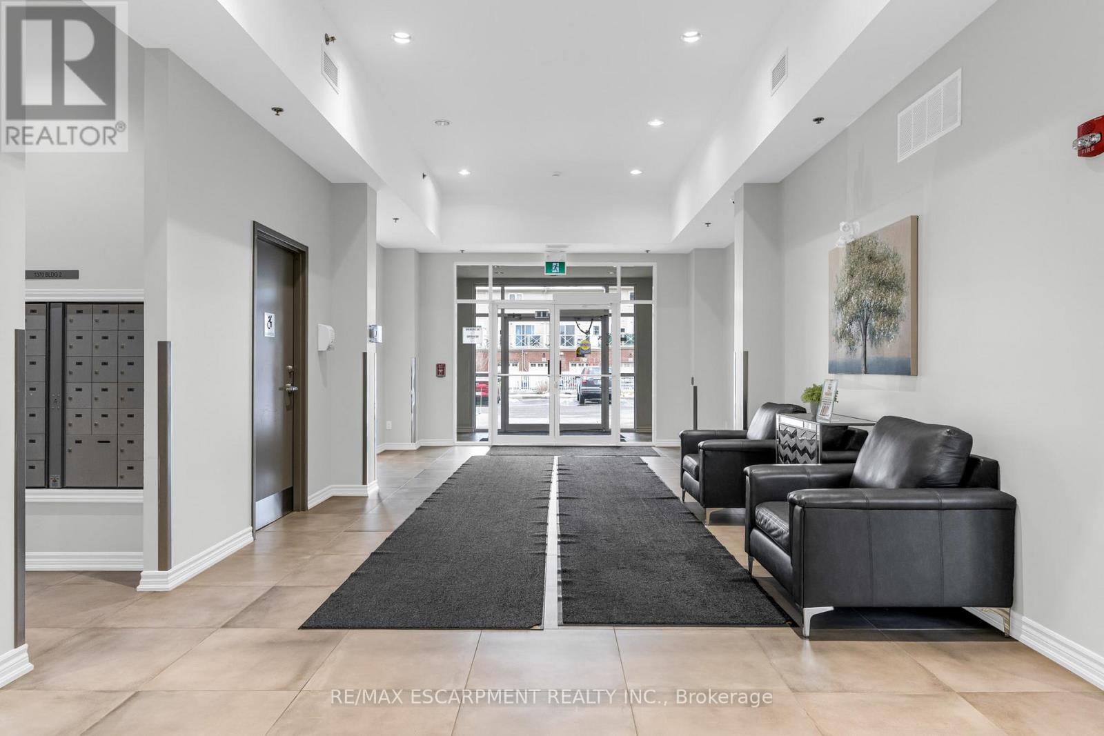 411 - 1370 Costigan Road, Milton, Ontario L9T 0Y8 - Photo 3 - W12545514