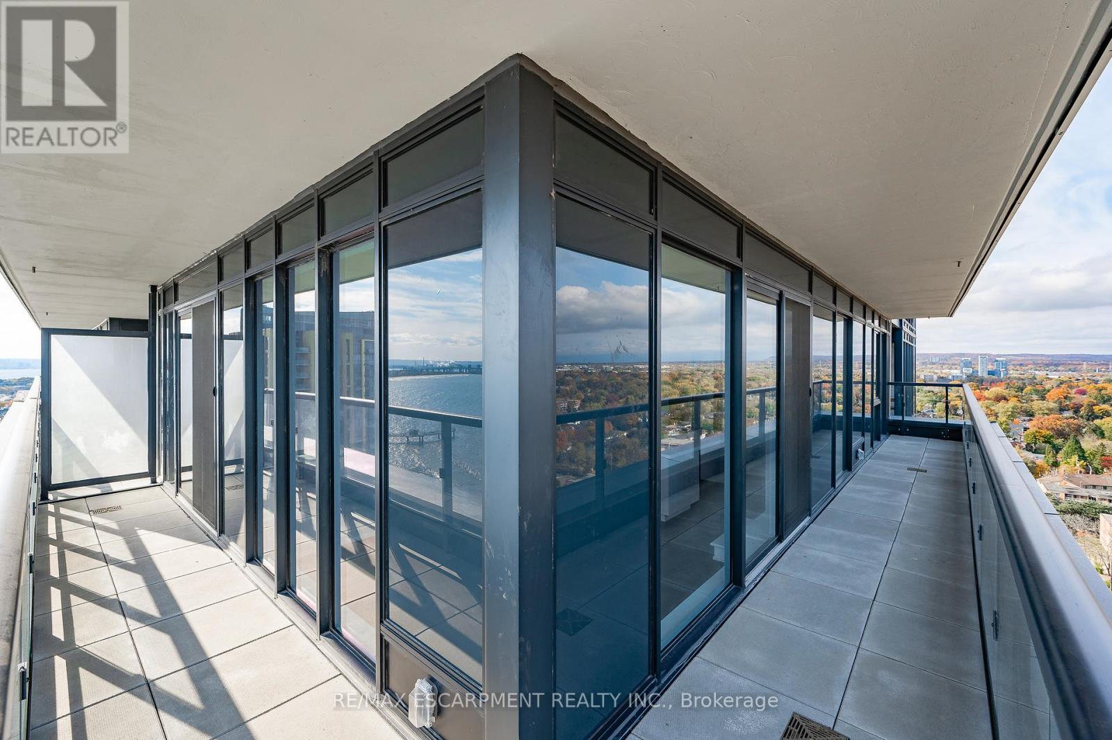 2103 - 370 Martha Street, Burlington, Ontario L7R 2P7 - Photo 18 - W12545518