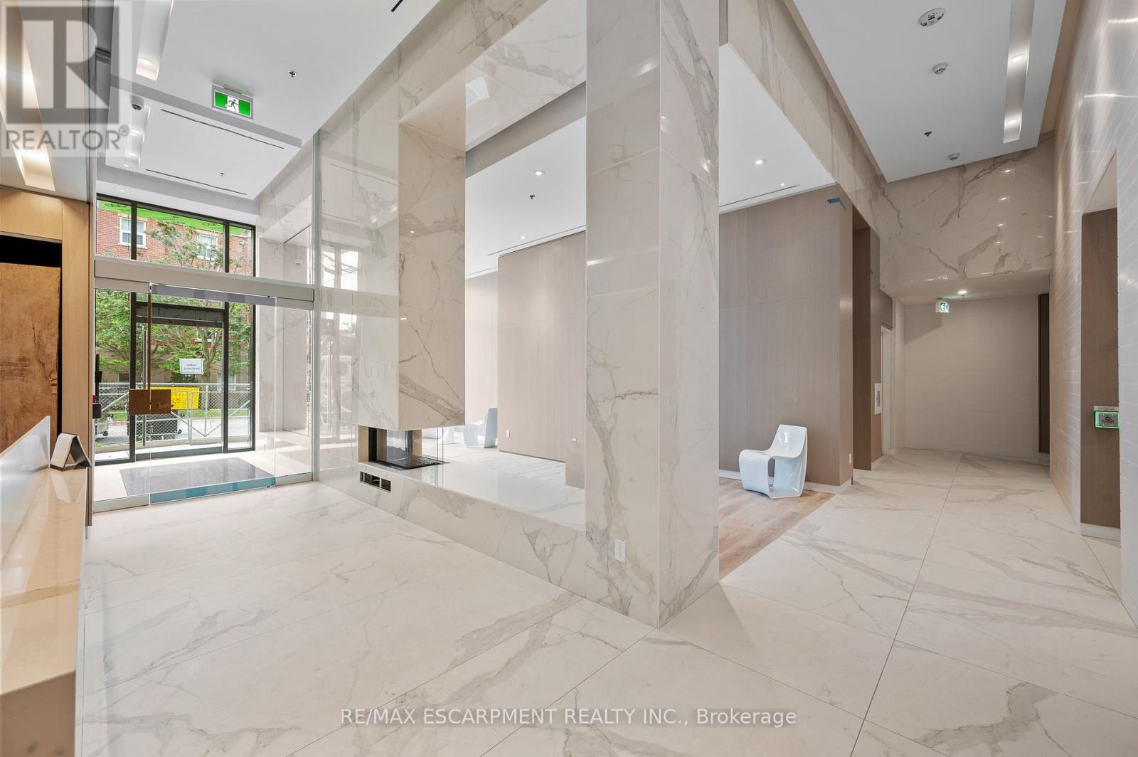 2103 - 370 Martha Street, Burlington, Ontario L7R 2P7 - Photo 20 - W12545518