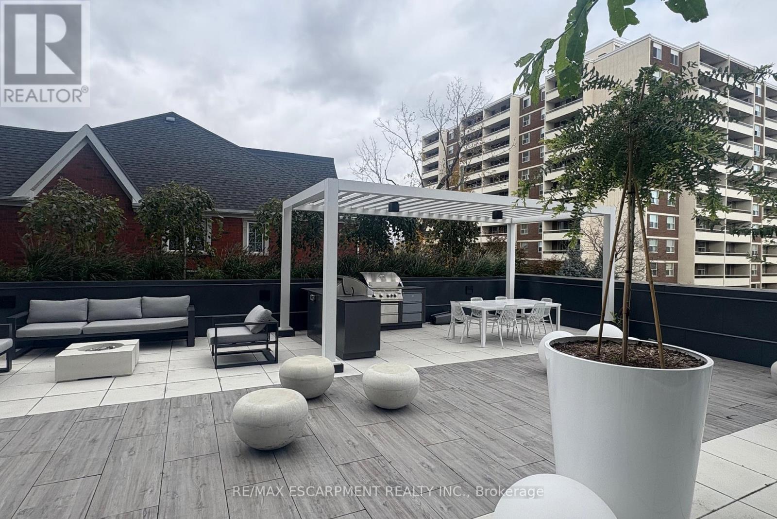 2103 - 370 Martha Street, Burlington, Ontario L7R 2P7 - Photo 22 - W12545518