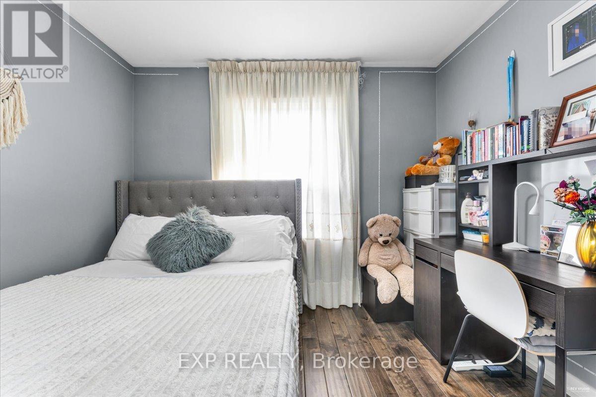 21 Kanarick Crescent, Toronto, Ontario M3L 1P3 - Photo 18 - W12545526