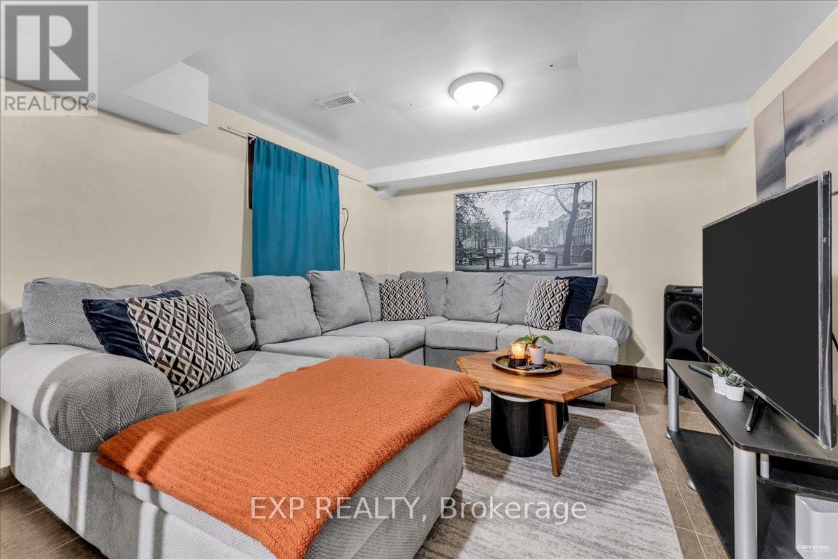 21 Kanarick Crescent, Toronto, Ontario M3L 1P3 - Photo 28 - W12545526