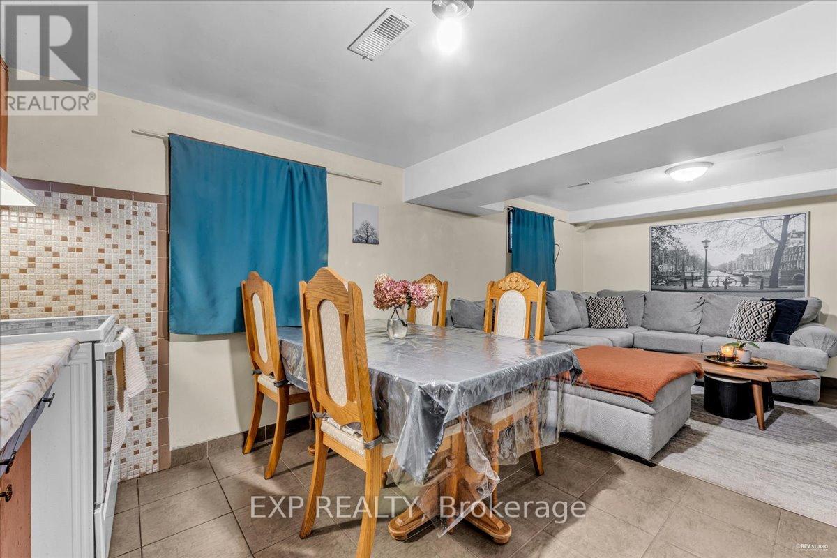 21 Kanarick Crescent, Toronto, Ontario M3L 1P3 - Photo 29 - W12545526