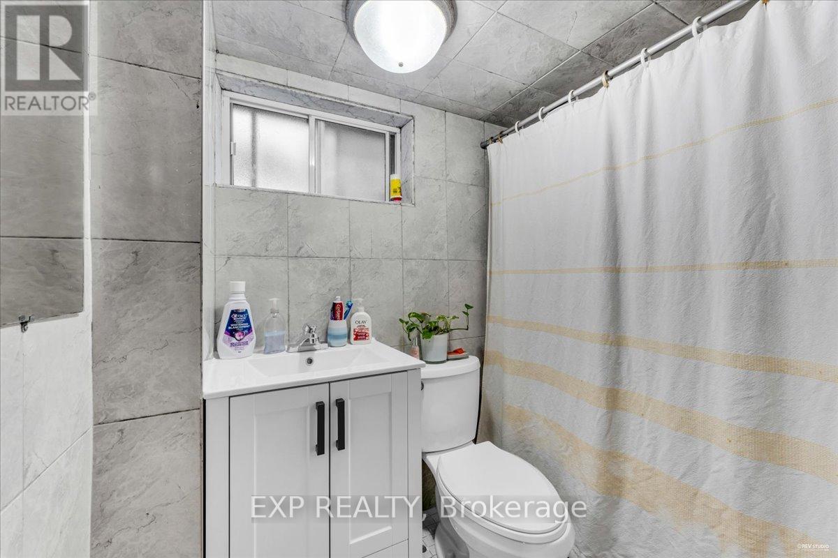 21 Kanarick Crescent, Toronto, Ontario M3L 1P3 - Photo 37 - W12545526