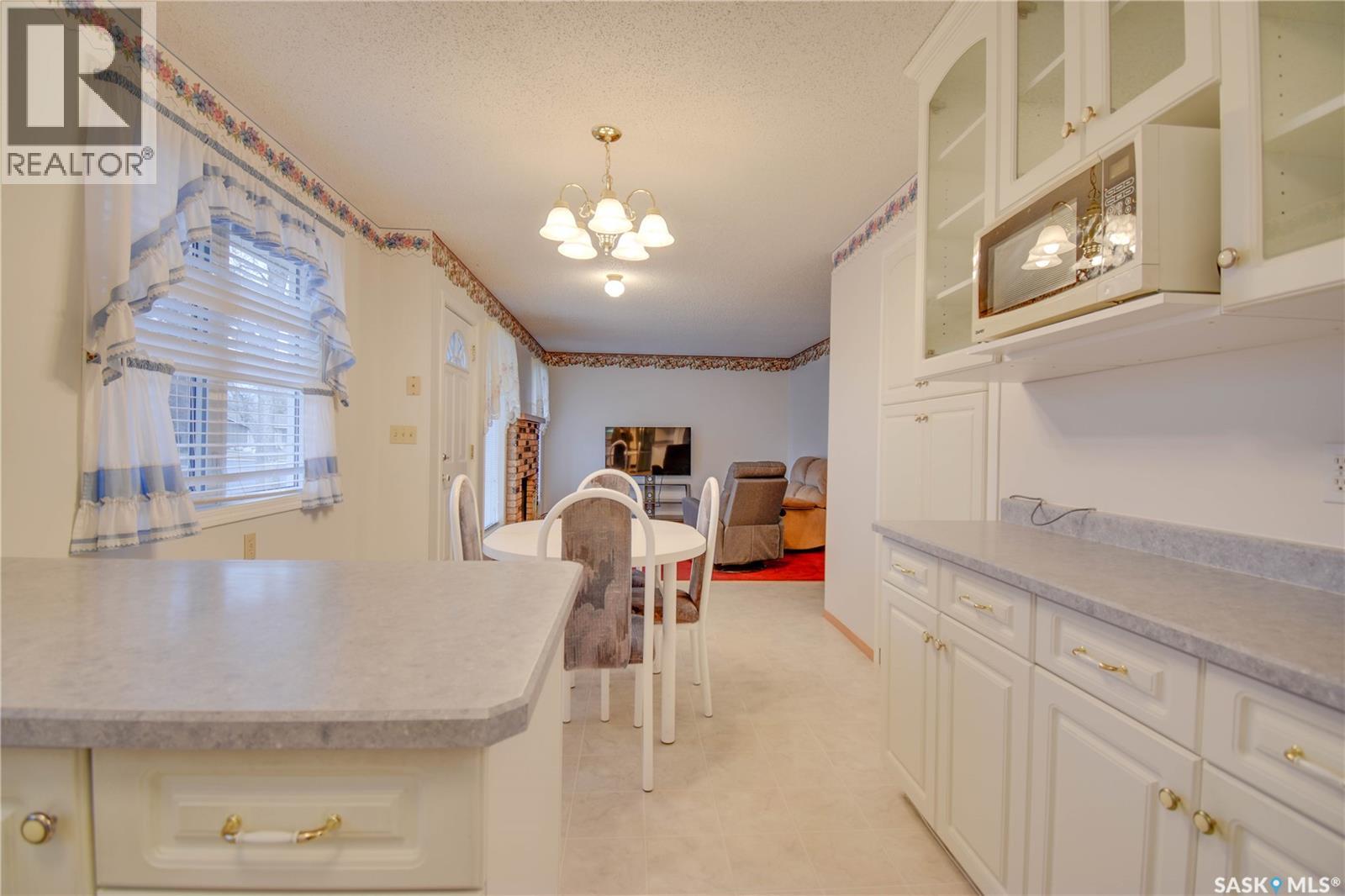 522 Wardlow Road, Saskatoon, Saskatchewan  S7M 4C8 - Photo 4 - SK023981