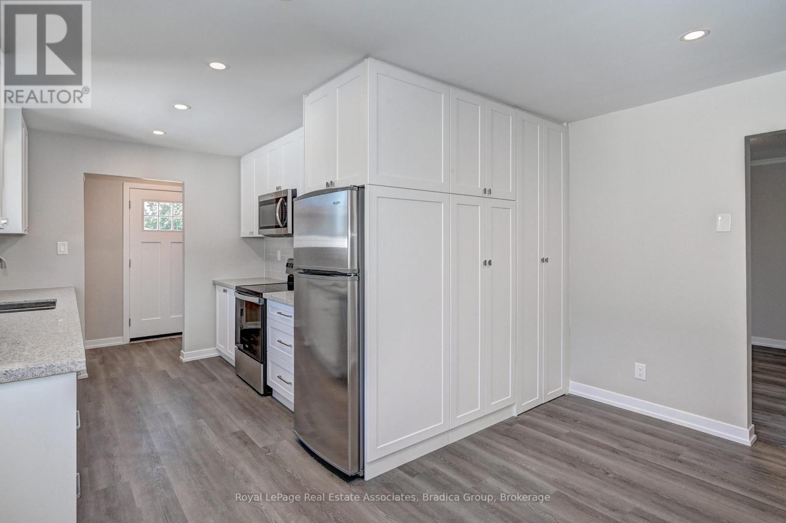 78 Barwood Crescent, Kitchener, Ontario  N2E 1V1 - Photo 7 - X12545424