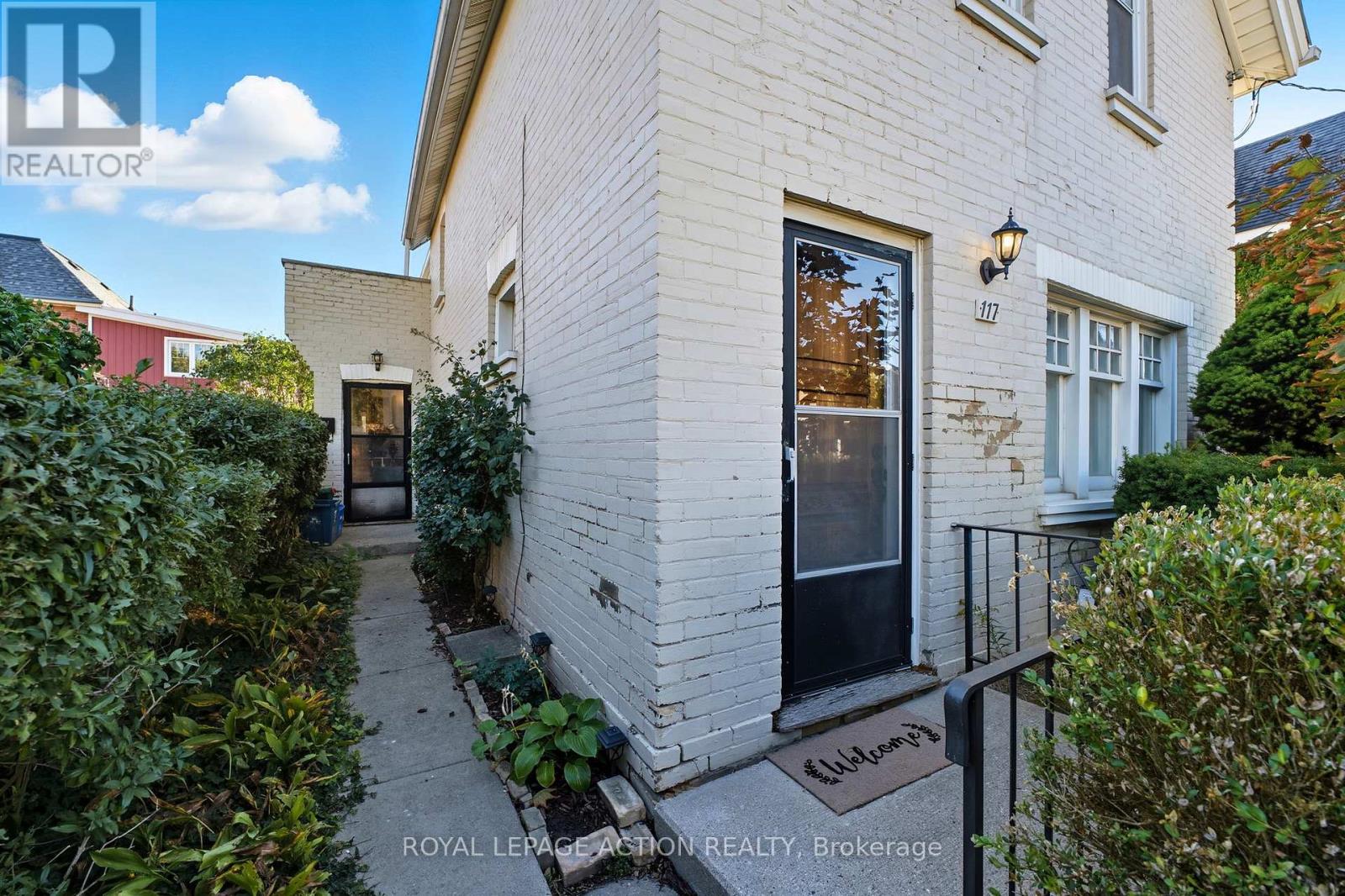 117 Murray Street, Brantford, Ontario  N3S 5P5 - Photo 3 - X12545428