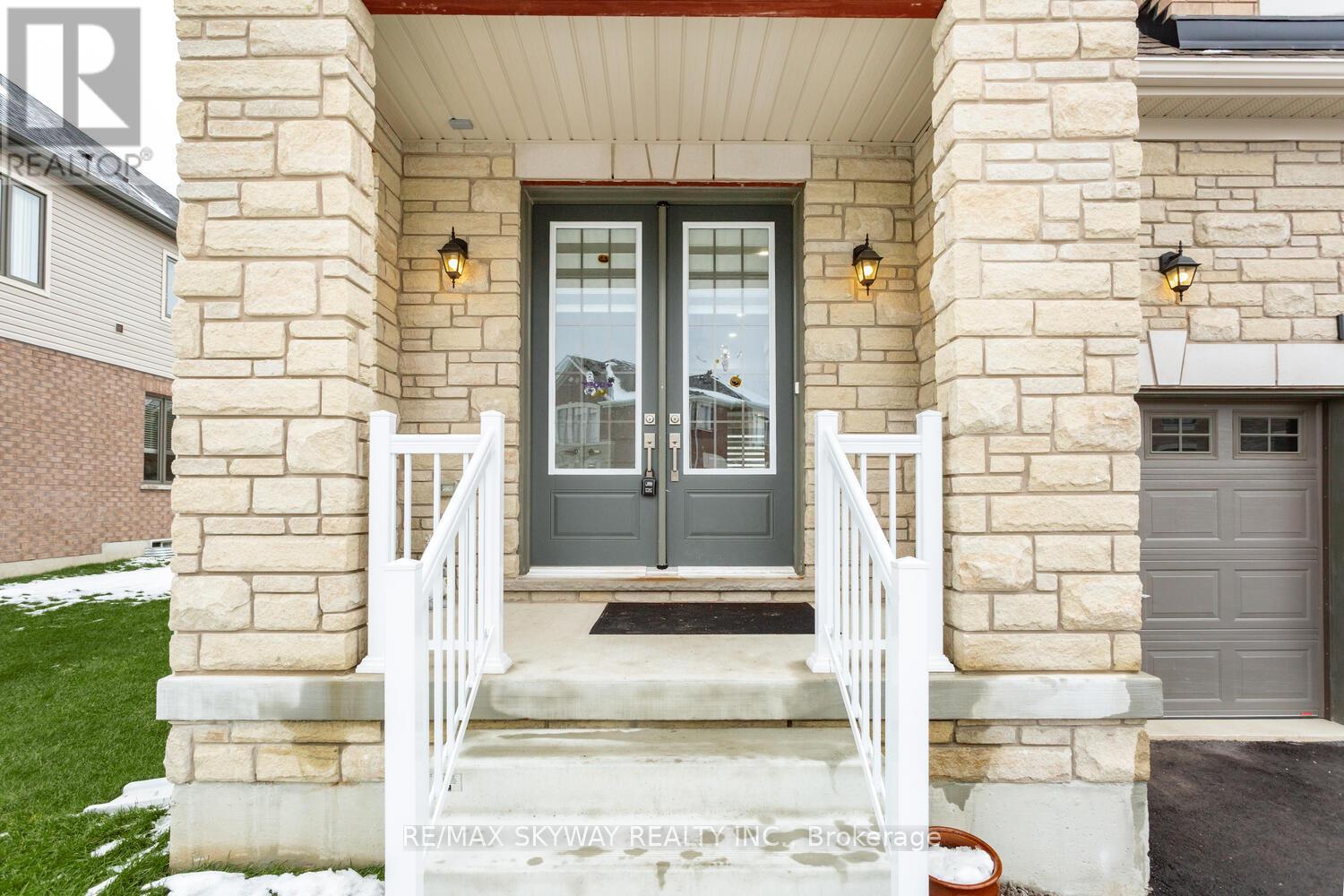 72 Paperbirch Drive, Cambridge, Ontario  N1T 0G8 - Photo 4 - X12545488