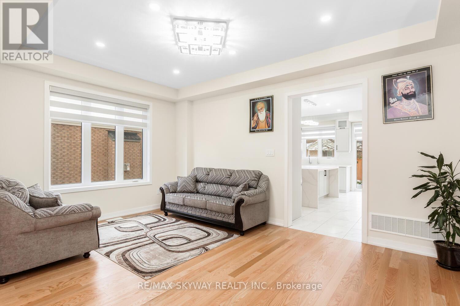 72 Paperbirch Drive, Cambridge, Ontario  N1T 0G8 - Photo 7 - X12545488