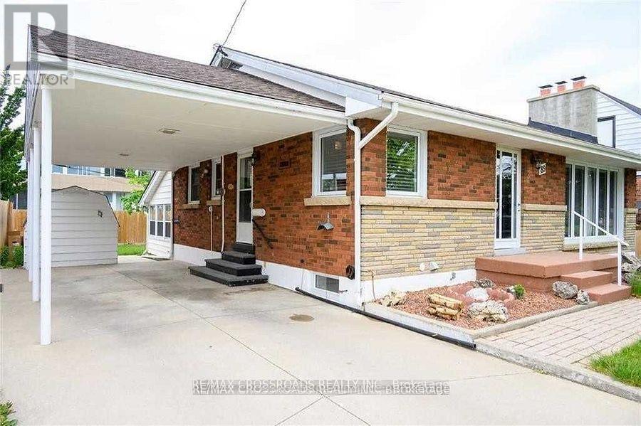 Upper - 89 Irene Avenue, Hamilton, Ontario  L8G 2B1 - Photo 2 - X12545512