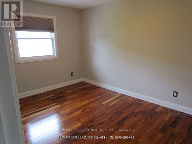 Upper - 89 Irene Avenue, Hamilton, Ontario  L8G 2B1 - Photo 7 - X12545512