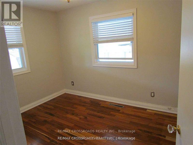 Upper - 89 Irene Avenue, Hamilton, Ontario  L8G 2B1 - Photo 8 - X12545512