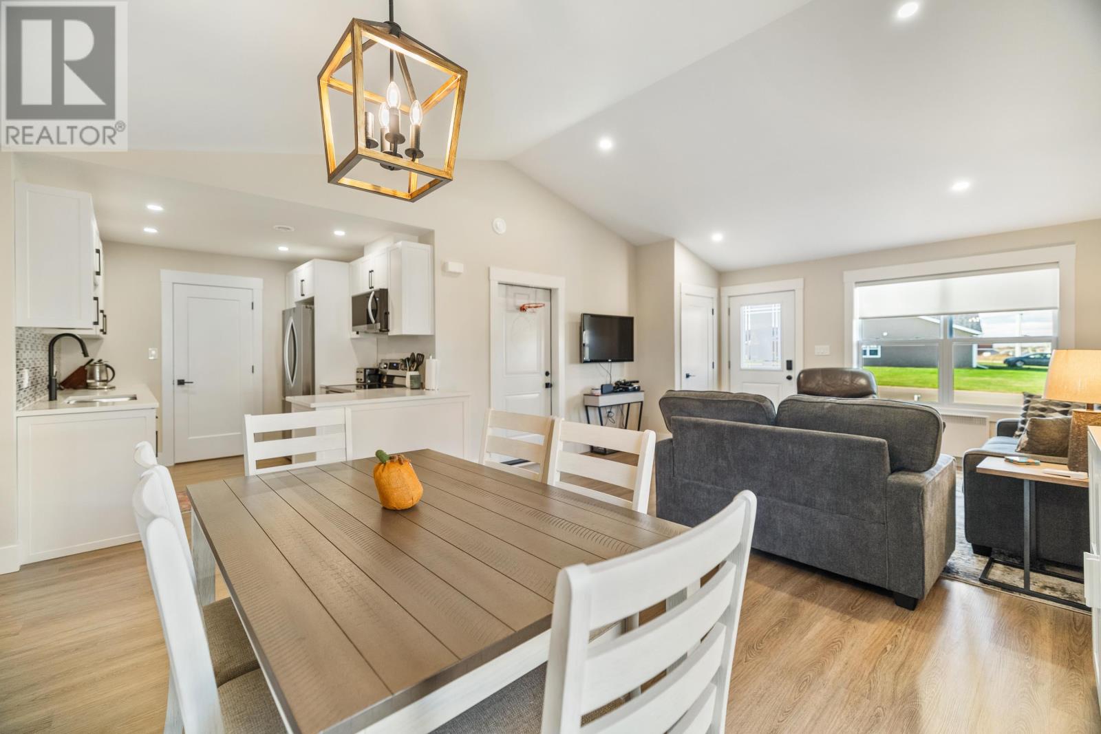 22 Anne Avenue, Charlottetown, Prince Edward Island  C1C 0X2 - Photo 4 - 202527975