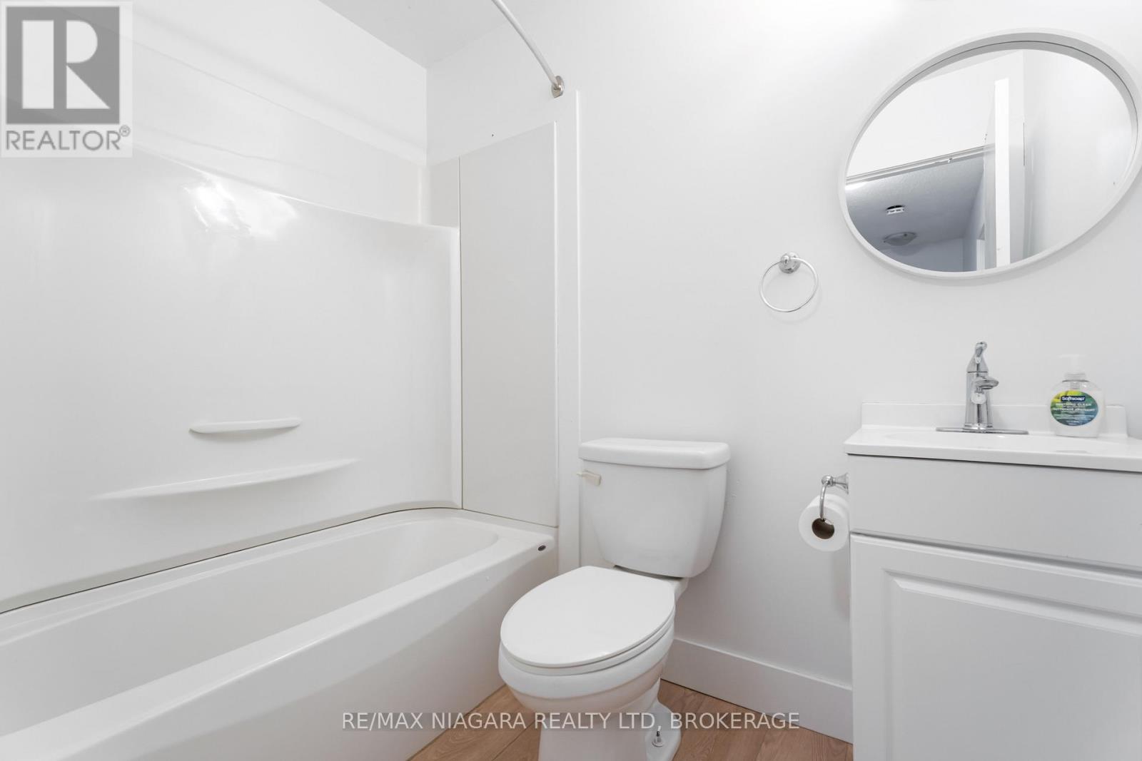 112 - 100 Brownleigh Avenue, Welland, Ontario  L3B 5V8 - Photo 15 - X12438753