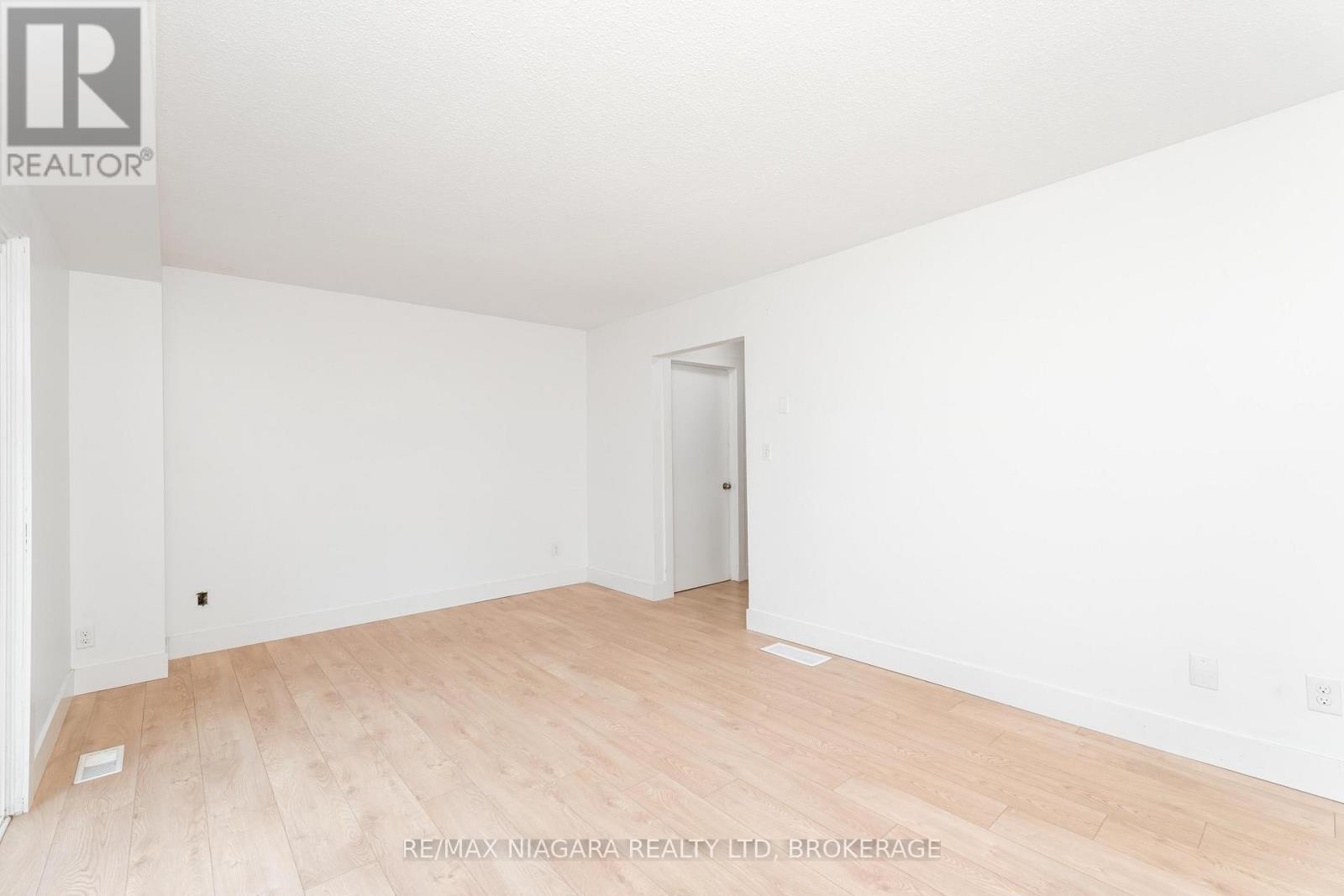 112 - 100 Brownleigh Avenue, Welland, Ontario  L3B 5V8 - Photo 13 - X12438753