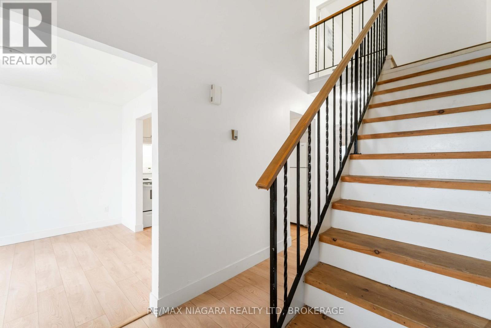 112 - 100 Brownleigh Avenue, Welland, Ontario  L3B 5V8 - Photo 6 - X12438753