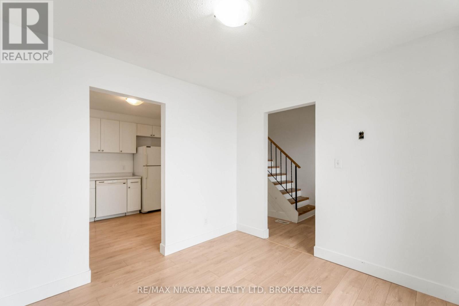 112 - 100 Brownleigh Avenue, Welland, Ontario  L3B 5V8 - Photo 8 - X12438753