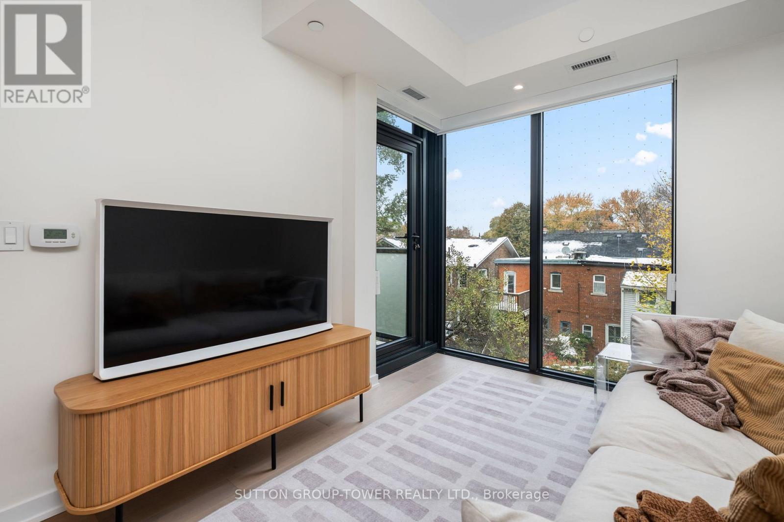 507 - 840 St. Clair Avenue W, Toronto, Ontario  M6C 0A4 - Photo 9 - C12545726