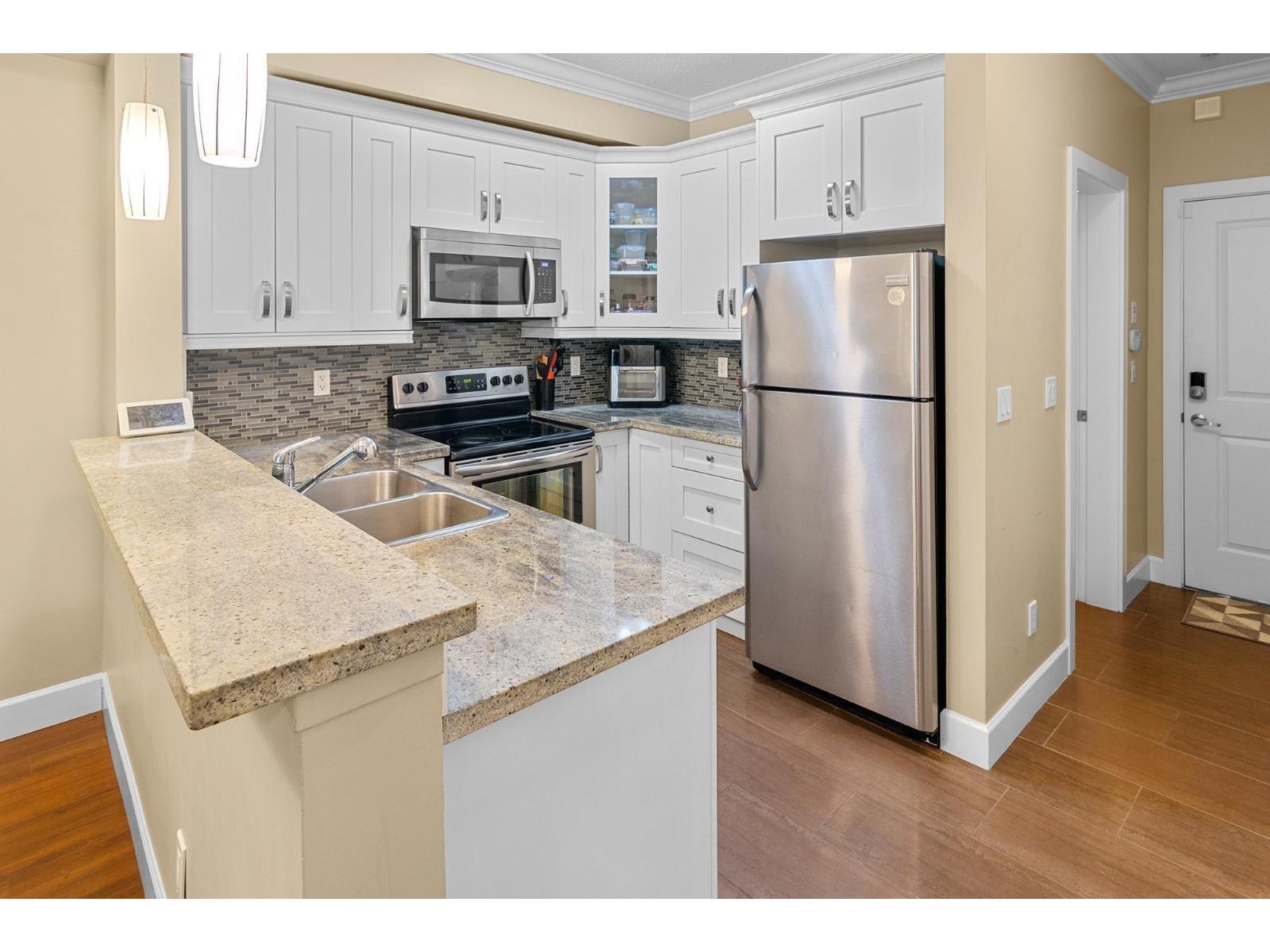 113 13897 Fraser Highway, Surrey, British Columbia  V3T 4E6 - Photo 11 - R3058229