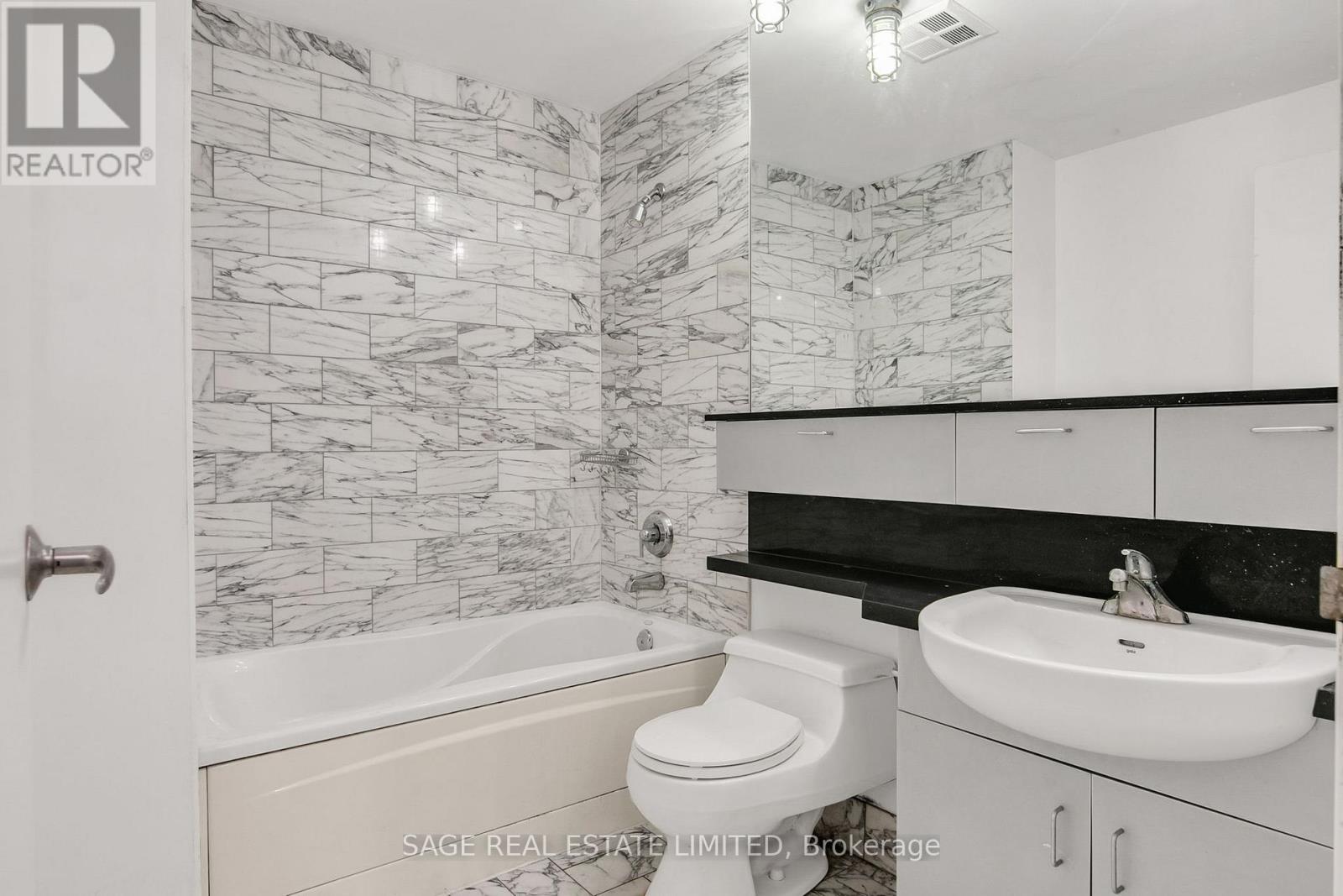 213 - 70 Alexander Street, Toronto, Ontario  M4Y 3B6 - Photo 17 - C12545756