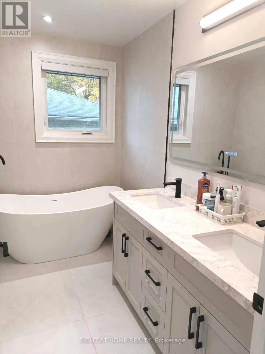 Main - 7 Warlock Crescent, Toronto, Ontario  M2K 2H8 - Photo 17 - C12498490