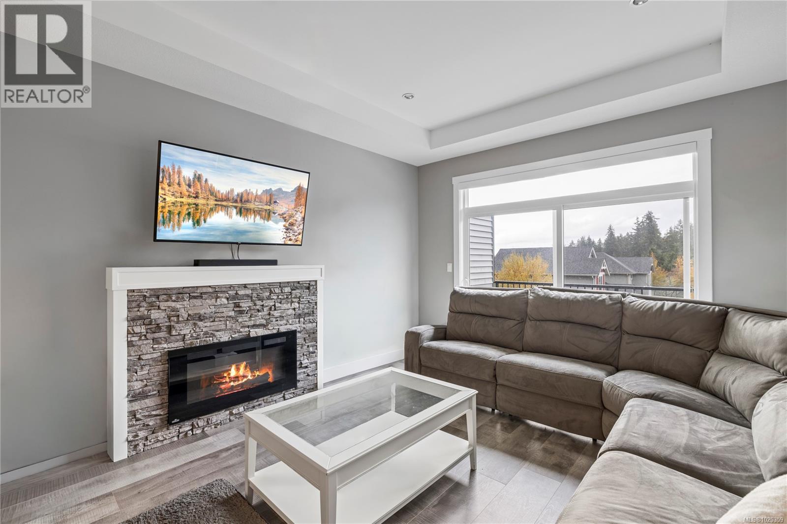 Property at 453 Silver Mountain Dr image 2