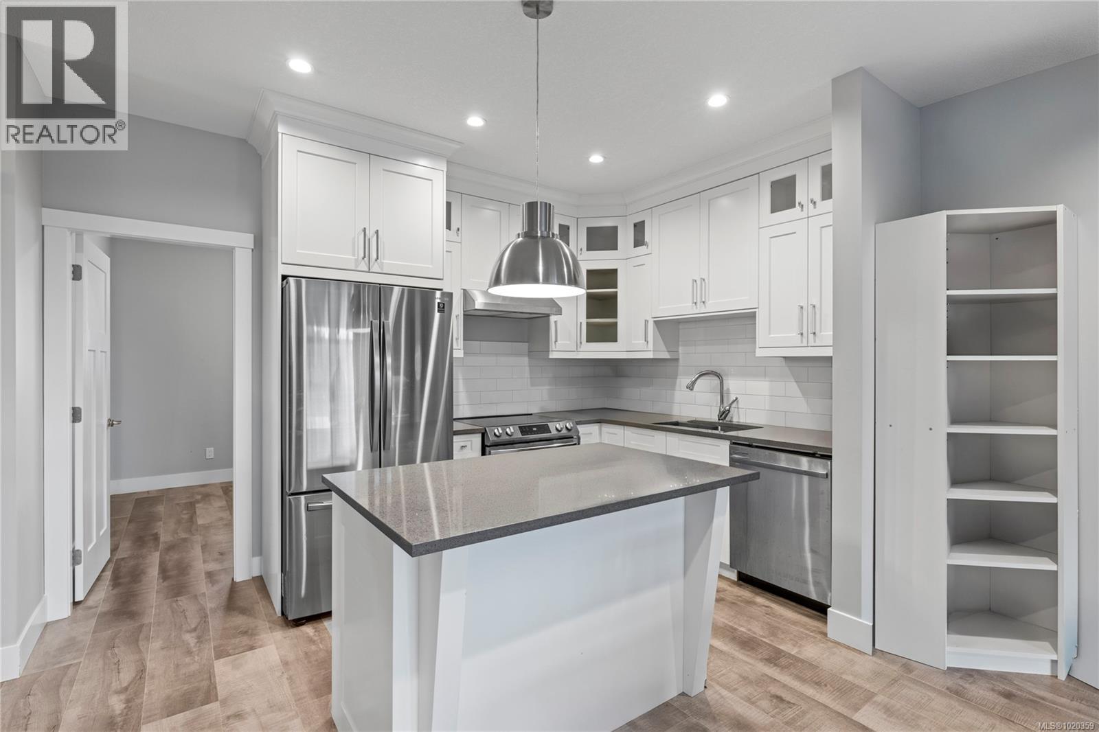 Property at 453 Silver Mountain Dr image 3