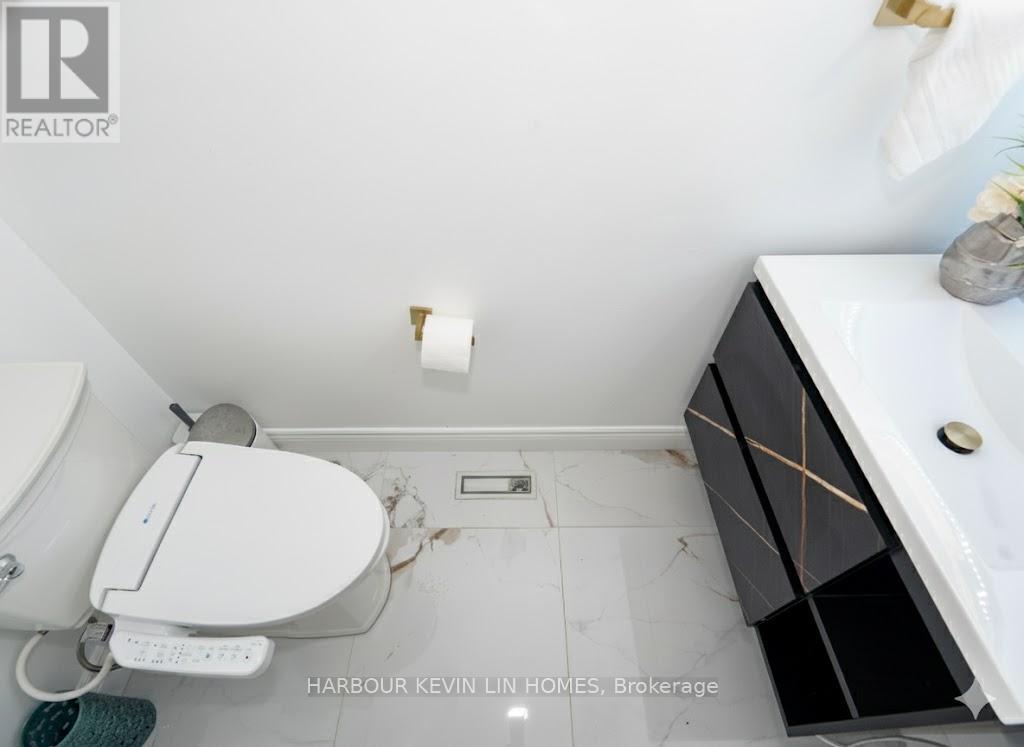 43 Piccadilly Road, Richmond Hill, Ontario  L4B 1S9 - Photo 21 - N12539728