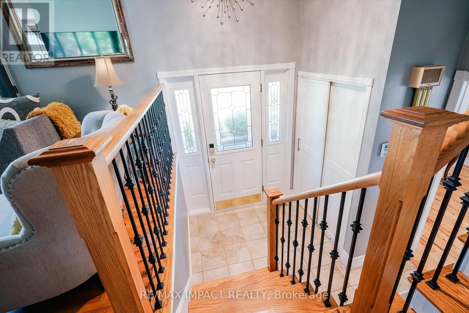 415 Jane Avenue, Oshawa, Ontario  L1J 3L6 - Photo 3 - E12545584