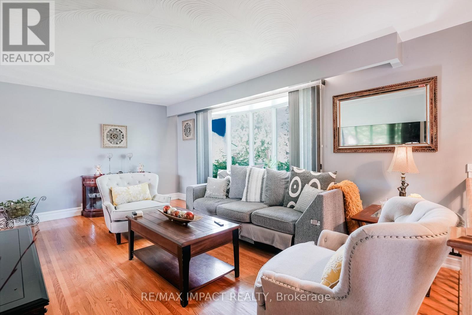 415 Jane Avenue, Oshawa, Ontario  L1J 3L6 - Photo 5 - E12545584