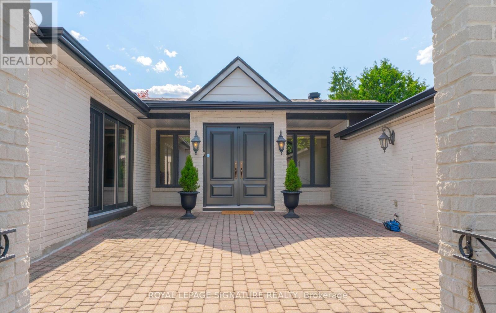 2098 Pharmacy Avenue, Toronto, Ontario  M1W 1H8 - Photo 2 - E12545632