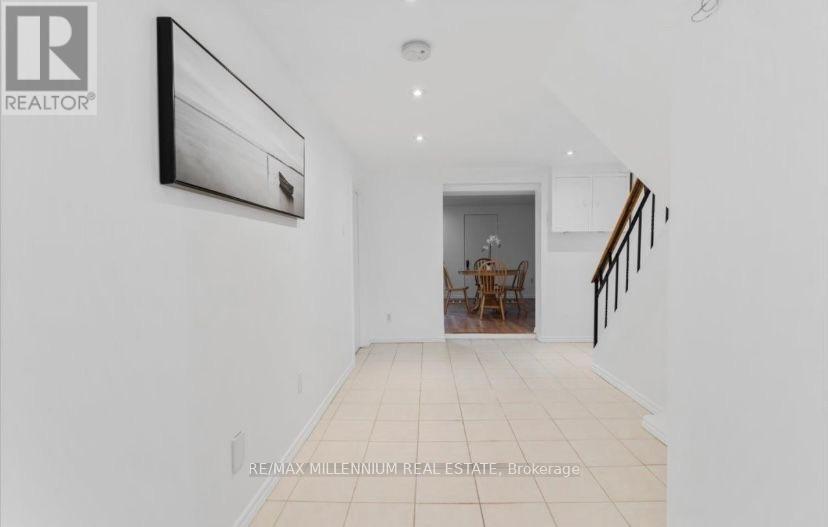 55 Slan Avenue, Toronto, Ontario  M1G 3B4 - Photo 4 - E12545636