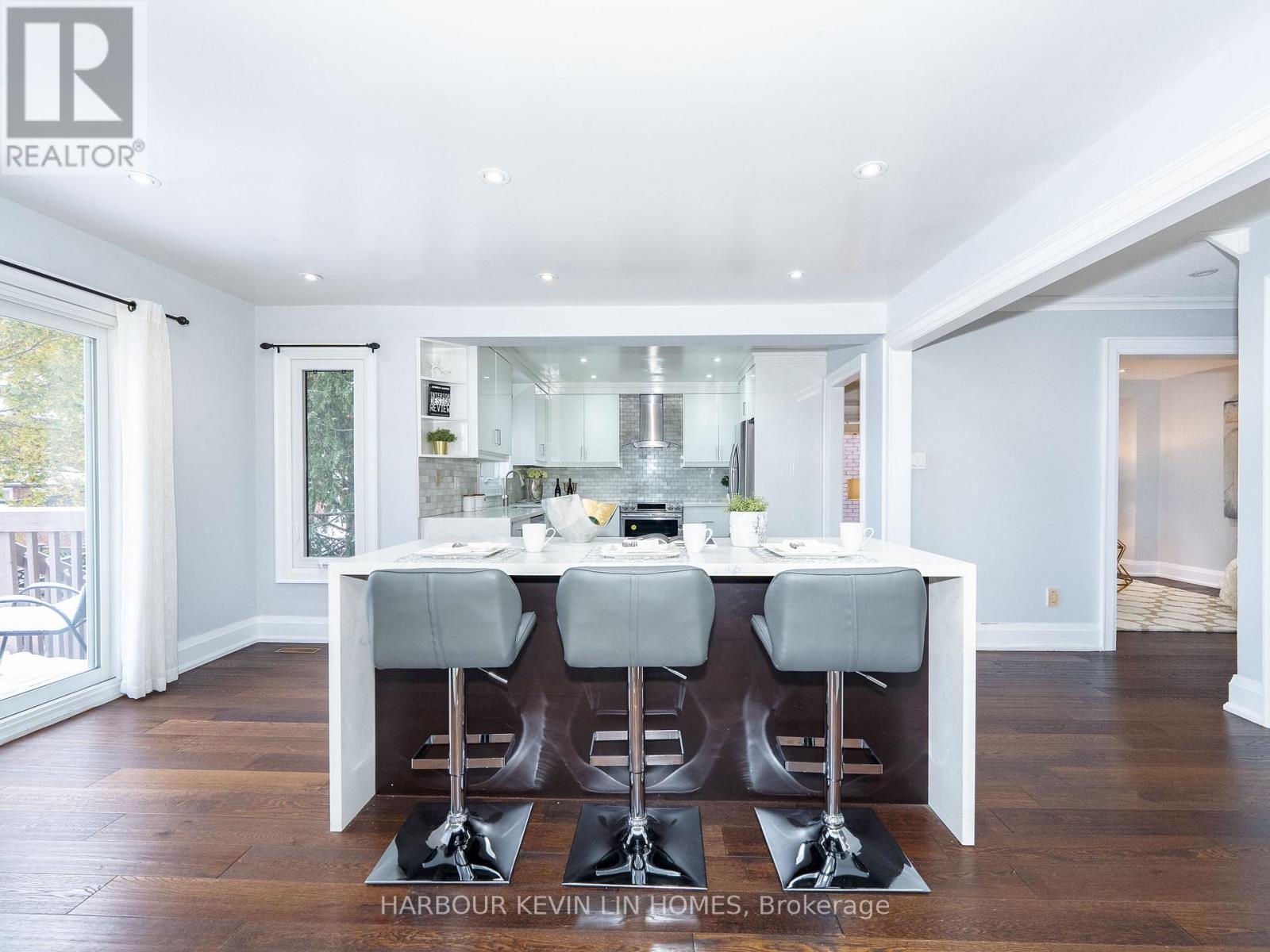 43 Piccadilly Road, Richmond Hill, Ontario  L4B 1S9 - Photo 9 - N12539728