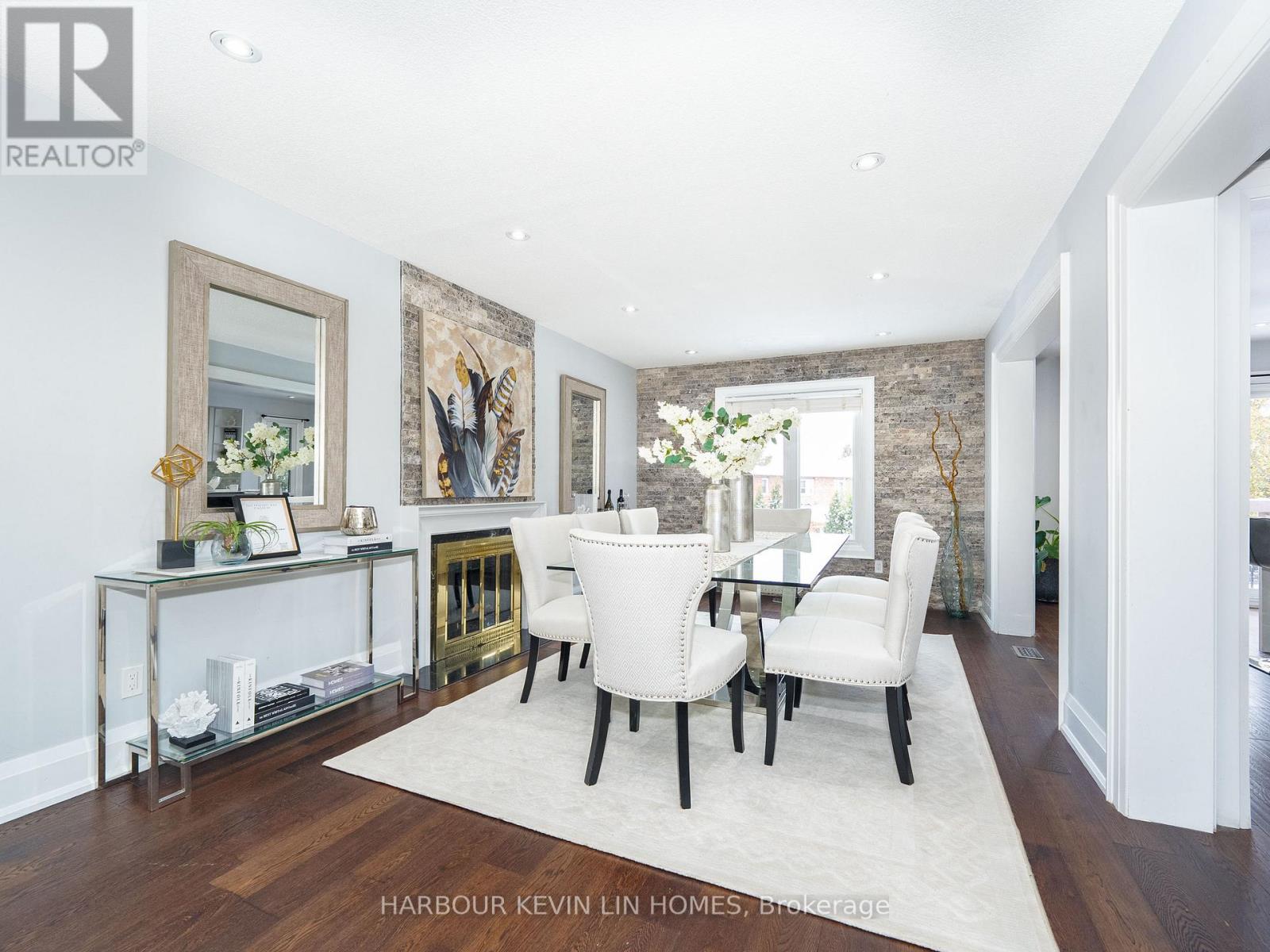 43 Piccadilly Road, Richmond Hill, Ontario  L4B 1S9 - Photo 6 - N12539728