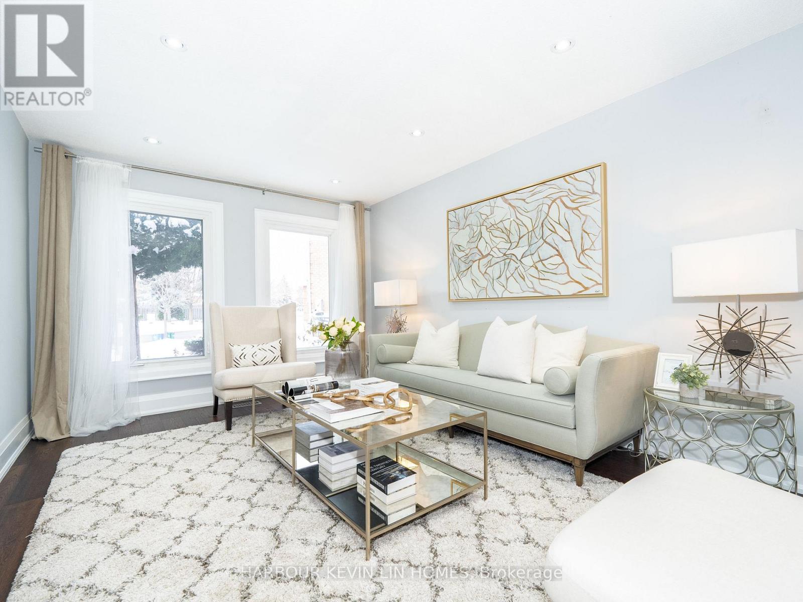 43 Piccadilly Road, Richmond Hill, Ontario  L4B 1S9 - Photo 7 - N12539728