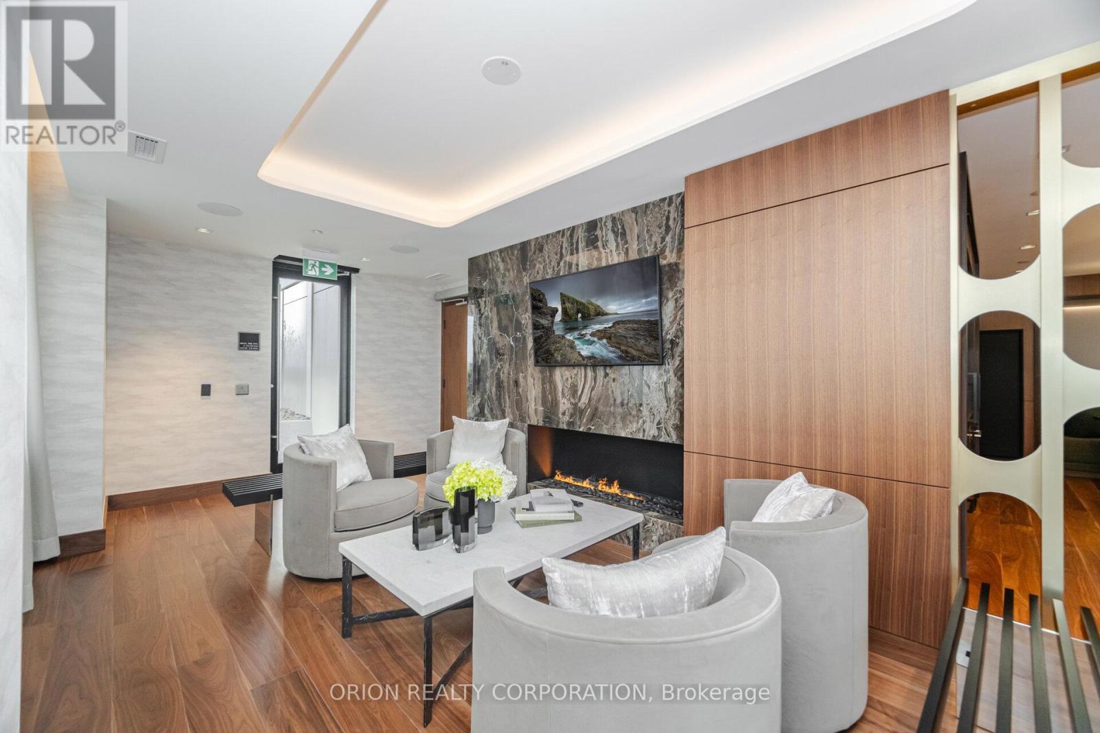 410 - 3240 William Coltson Avenue, Oakville, Ontario L6H 8C8 - Photo 10 - W12521594